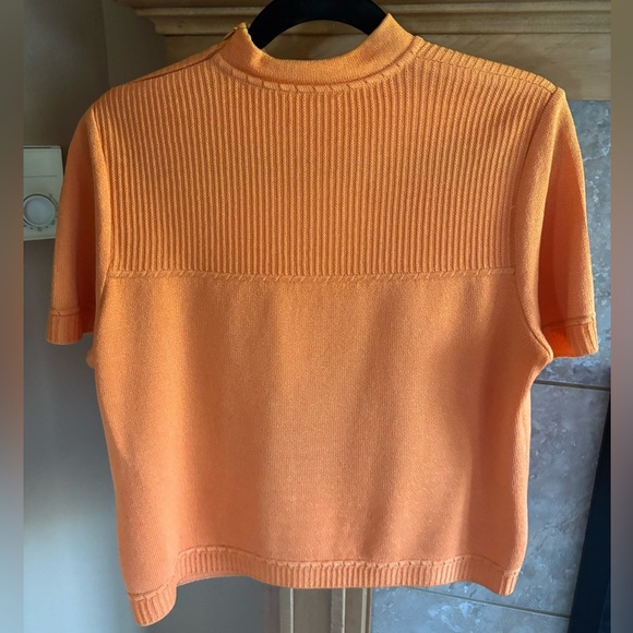 St John Beautiful Creamy Orange Short Sleeve Knit Mock Neck Top - Size M - Picture 3 of 3
